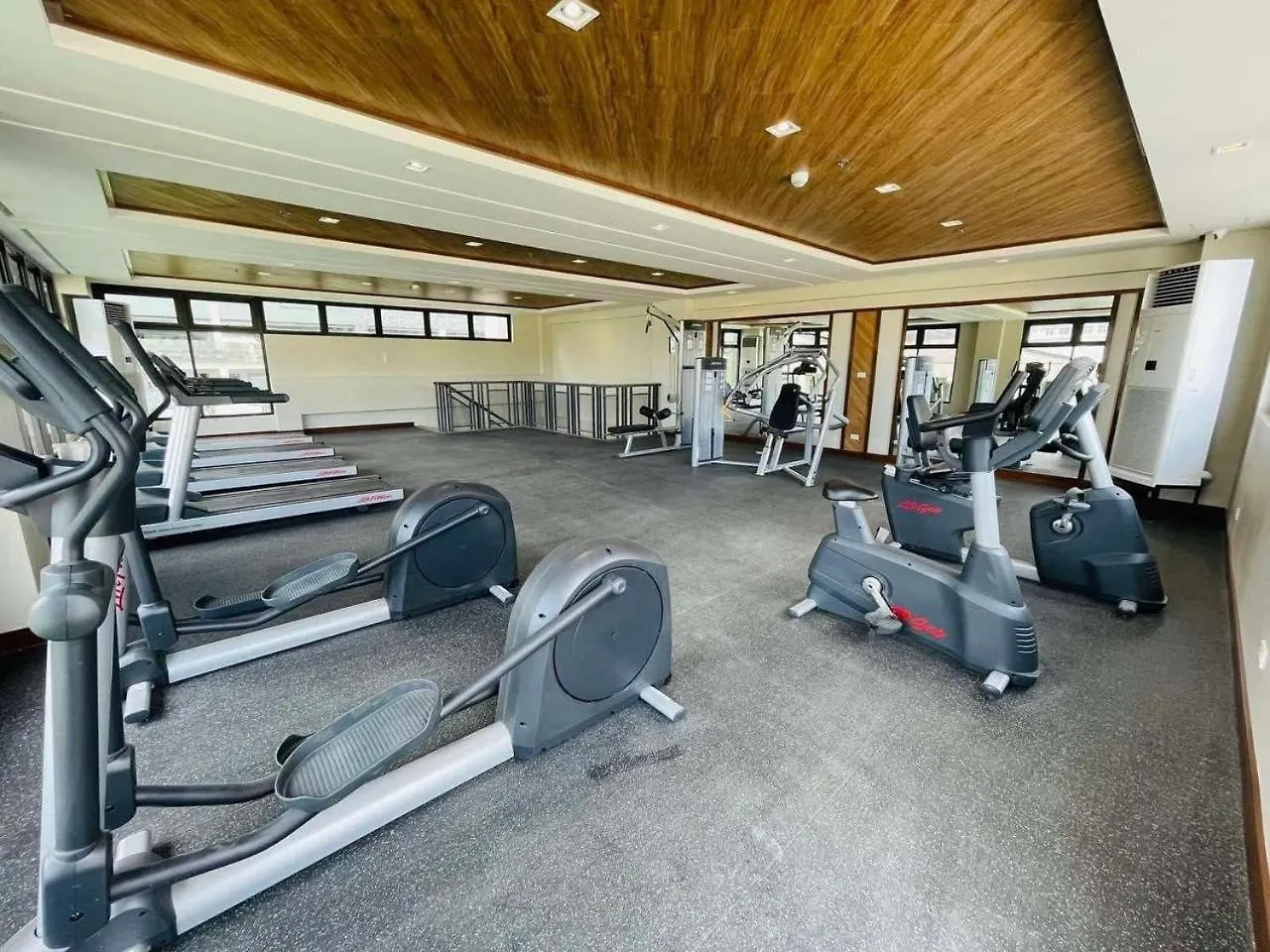 1 Bedroom Condo With Balcony In Verdon Parc Trevans Building Davao City 0*,  Filipinler