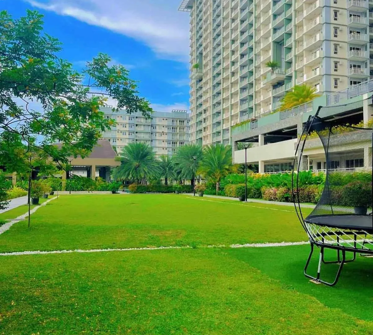 1 Bedroom Condo With Balcony In Verdon Parc Trevans Building Davao City 0*,