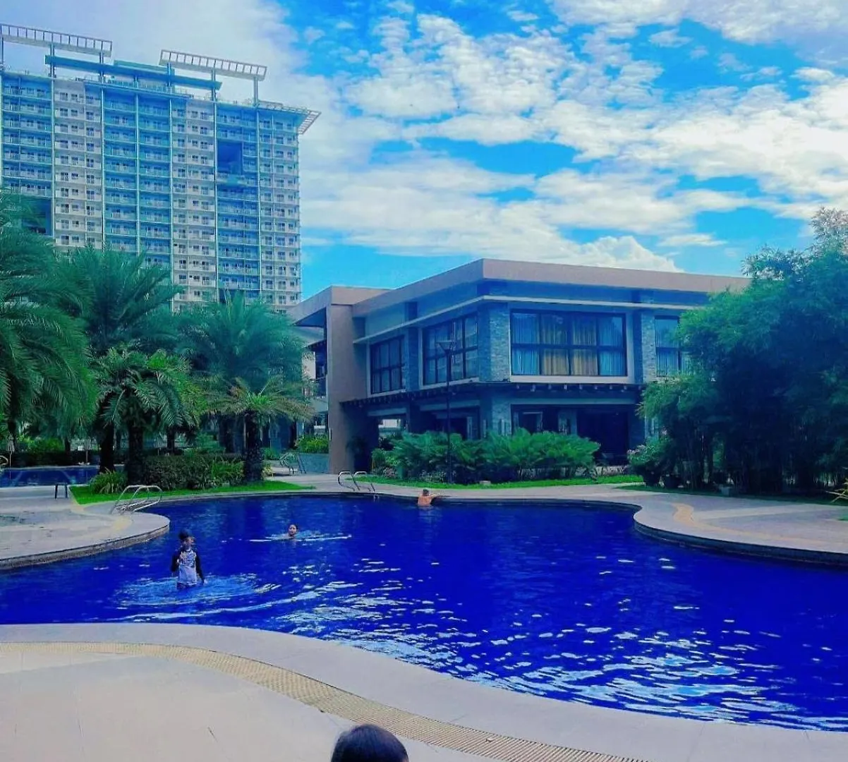 1 Bedroom Condo With Balcony In Verdon Parc Trevans Building Davao City 0*,